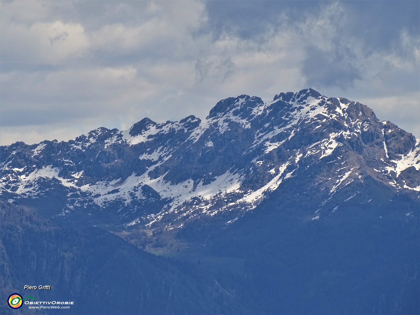 29 Zoom su Cima Alben (2020 m).JPG